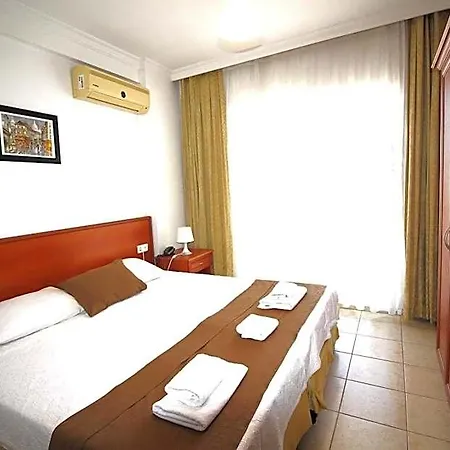 Bonapart Hotell 2*