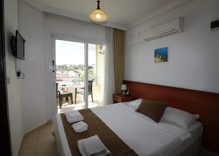 邦帕特酒店 2* Çeşme